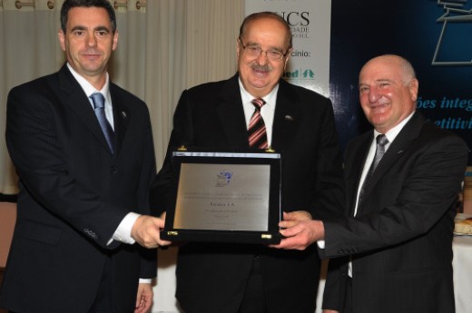 David Randon, Raul Randon e Nelson Sbabo comemoram 60 anos da Randon na CIC/Foto Objetiva