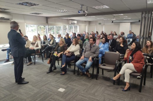 Presidente da CIC Caxias, Celestino Oscar Loro, abriu encontro na sede da entidade - Foto: Luciano More/CIC Caxias