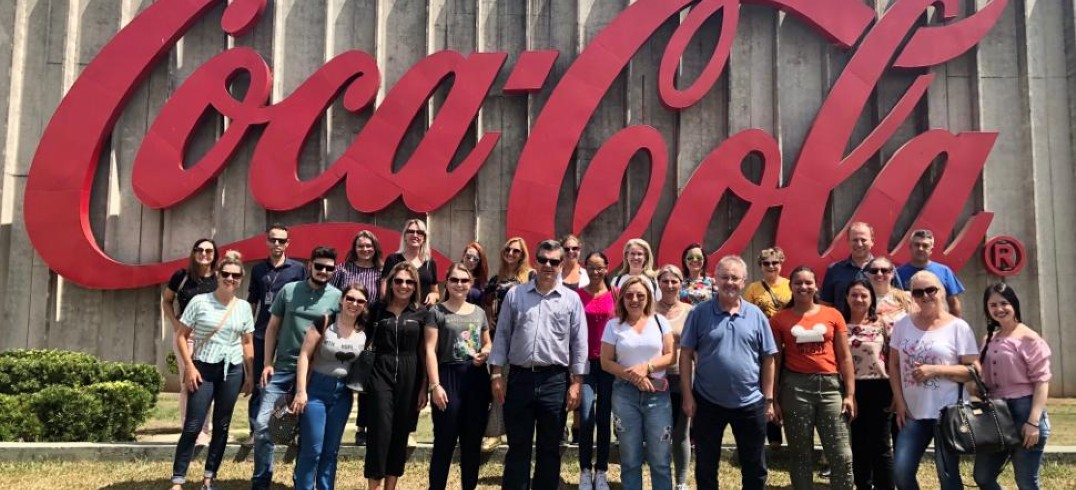 Grupo com 27 pessoas conheceu história da marca e o processo de produção - Foto: Divulgação/Coca-Cola