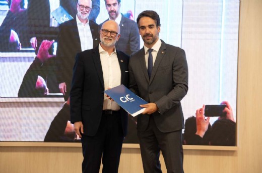 Ubiratã Rezler entregou carta com elenco de demandas ao governador Eduardo Leite - Foto: Júlio Soares/Objetiva