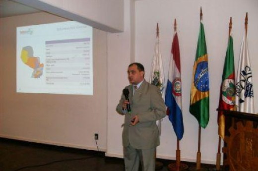 Coordenador de Promoções do Conselho Nacional das Indústrias Maquiladoras de Exportação do Paraguai, Cesar Ramirez - Foto: Giovana Schmit