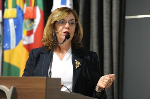 Vice-presidente do Gartner para a América Latina, Ione de Almeida Coco palestrou na reunião-almoço da CIC - Foto: Julio Soares